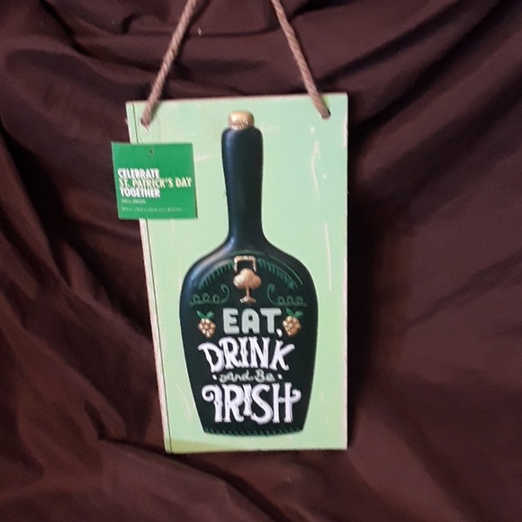 *** "Eat, Drink and be Irish" St. Patrick's Day Decorative Seasonal Wood Hanging - Picture 1 of 3